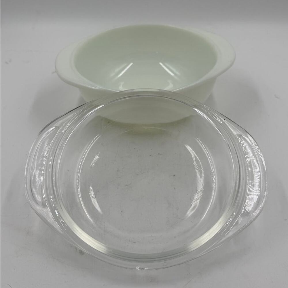 Vintage Pyrex Opal 022 Round Covered Casserole Bowl - Picture 3 of 7